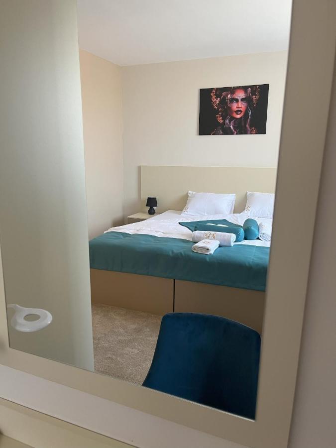 Garni Hotel Imperium سوبوتيتْسا المظهر الخارجي الصورة
